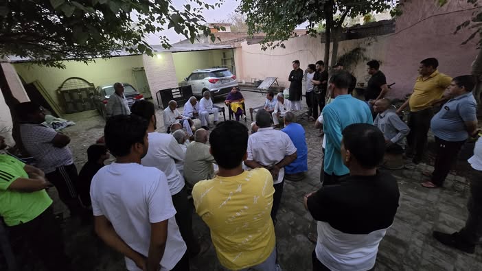Always dedicated to your service - Today I had a cordial meeting with the local residents of village Ishapur and after listening to their problems, gave instructions to the concerned officials for their solution.