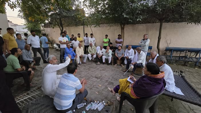 Always dedicated to your service - Today I had a cordial meeting with the local residents of village Ishapur and after listening to their problems, gave instructions to the concerned officials for their solution.